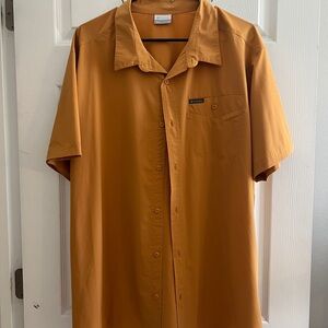 Columbia Men's Orange Short Sleeve Shirt